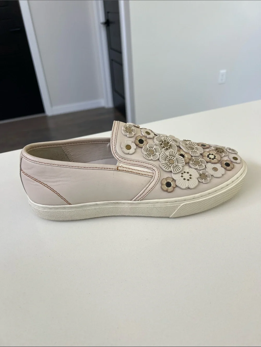 Coach tea rose chalk light blush pink cream slip on sneakers floral appliqués 9